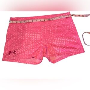 Under Armour Geometric Athletic Volleyball Shorts – Pink – Fits Juniors Sm (G3)